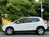 Photo 8 - Peugeot 2008