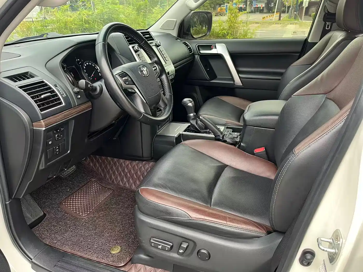 Toyota Prado 2019 3.5L Automatic TX-L Zunxiang Edition with Rear-mounted Spare Tire фото 4