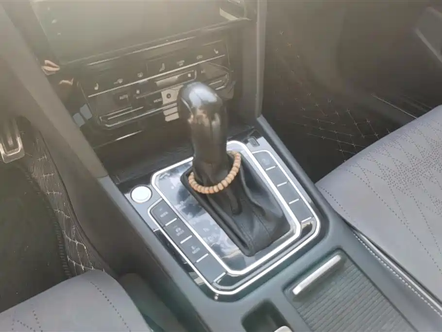 Volkswagen Magotan GTE Plug-in Hybrid 2022 GTE Luxury фото 16