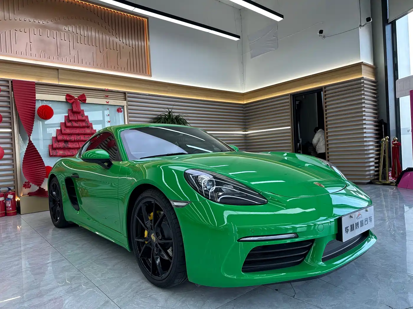 Porsche 718 2022 Cayman 2.0T фото 3