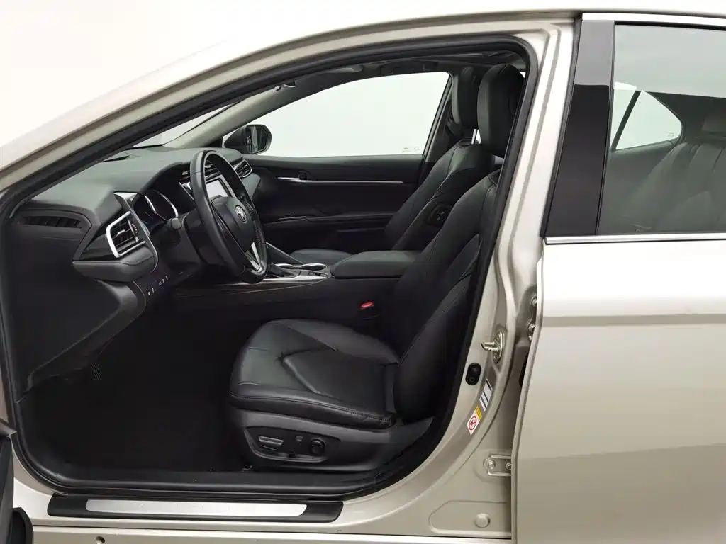 Toyota Camry 2018 2.0G Luxury Edition фото 10