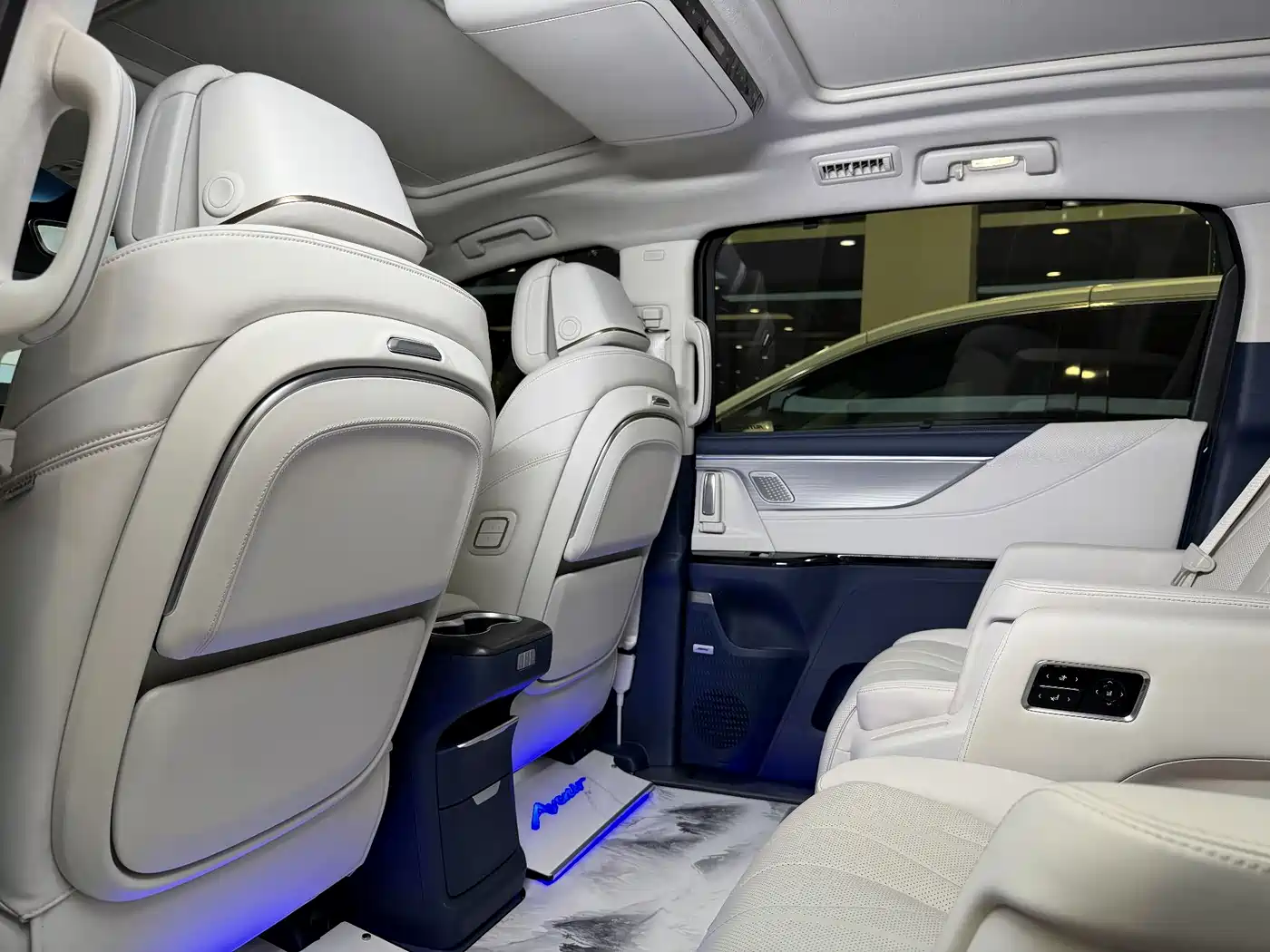 Buick GL8 New Energy 2024 Land Honor Luxury Edition 6-Seater фото 9