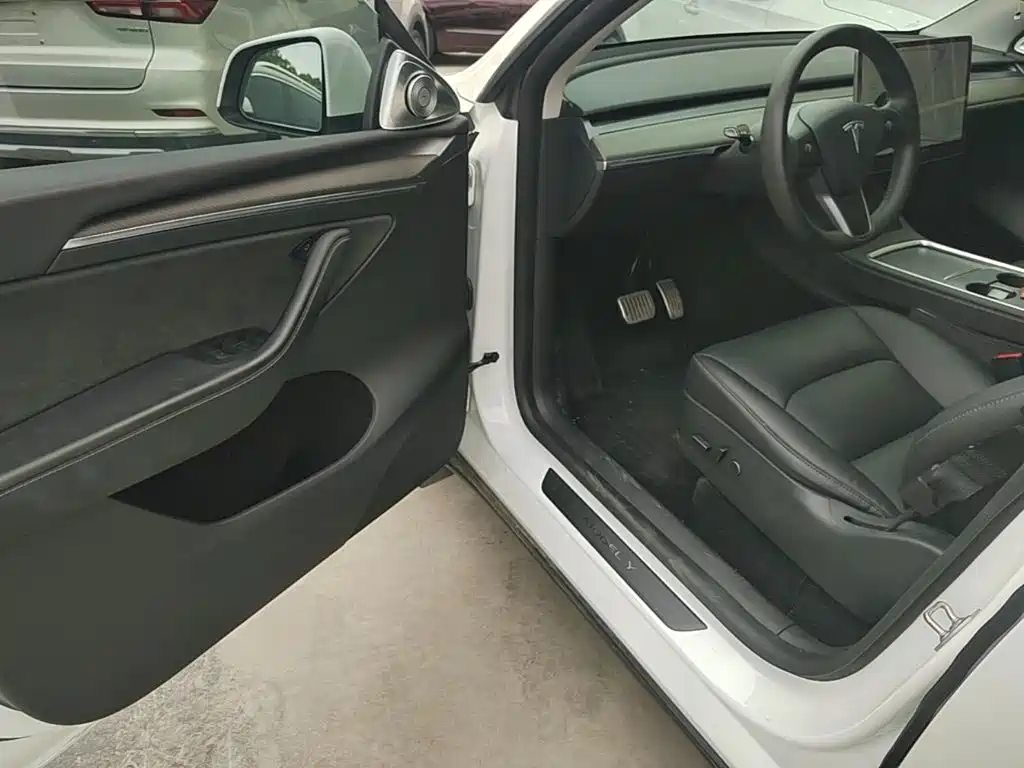 Фото 16 - Tesla Model Y