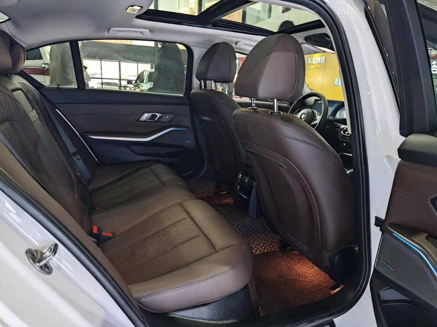 BMW 3 Series 2023 325Li M Sport Black Night Package фото 13