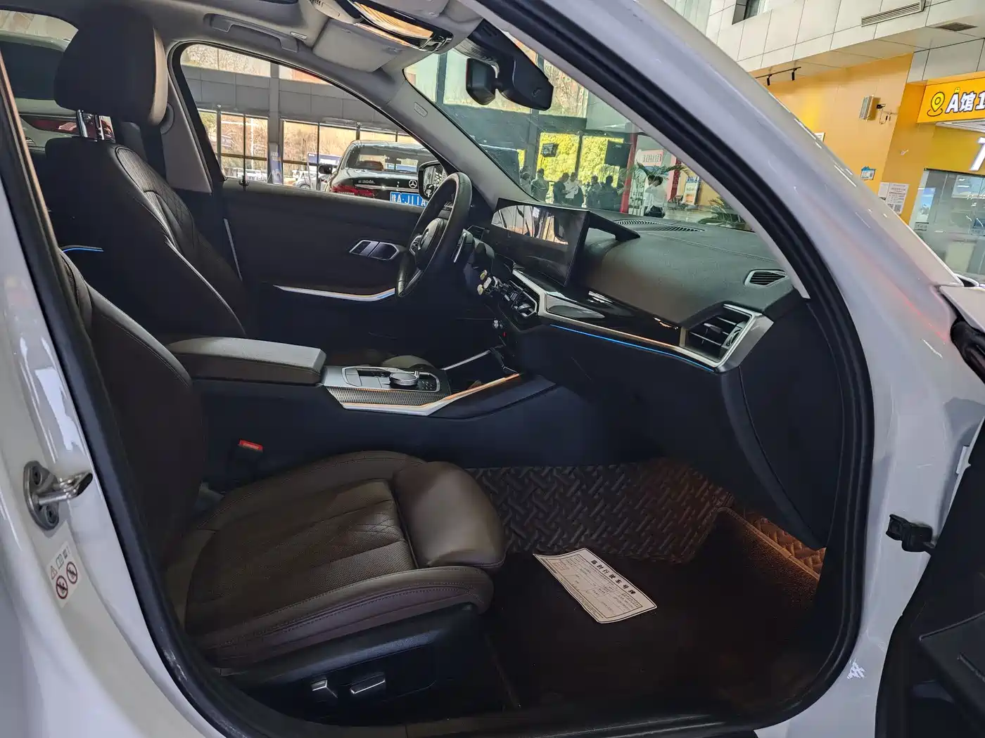 BMW 3 Series 2023 325Li M Sport Black Night Package фото 14
