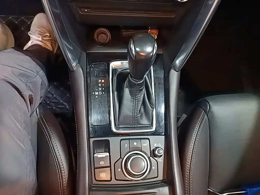 Фото 14 - Mazda CX-4