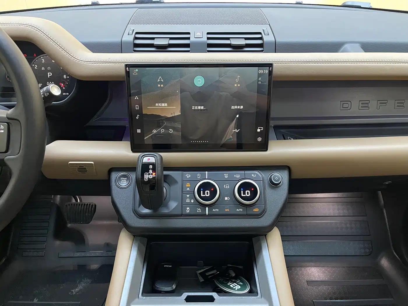 Land Rover Defender 2025 2025 110 3.0T P400 Dark Special Edition