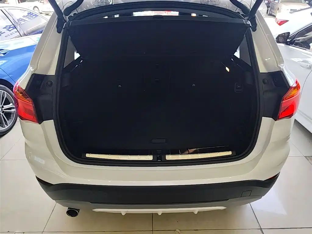 BMW X1 2018 sDrive18Li Premium Model фото 19