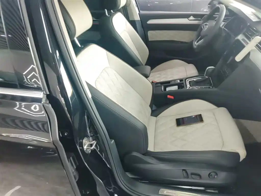 Volkswagen Magotan 2023 2 Million Units Anniversary Edition 330TSI DSG Leading Type фото 25