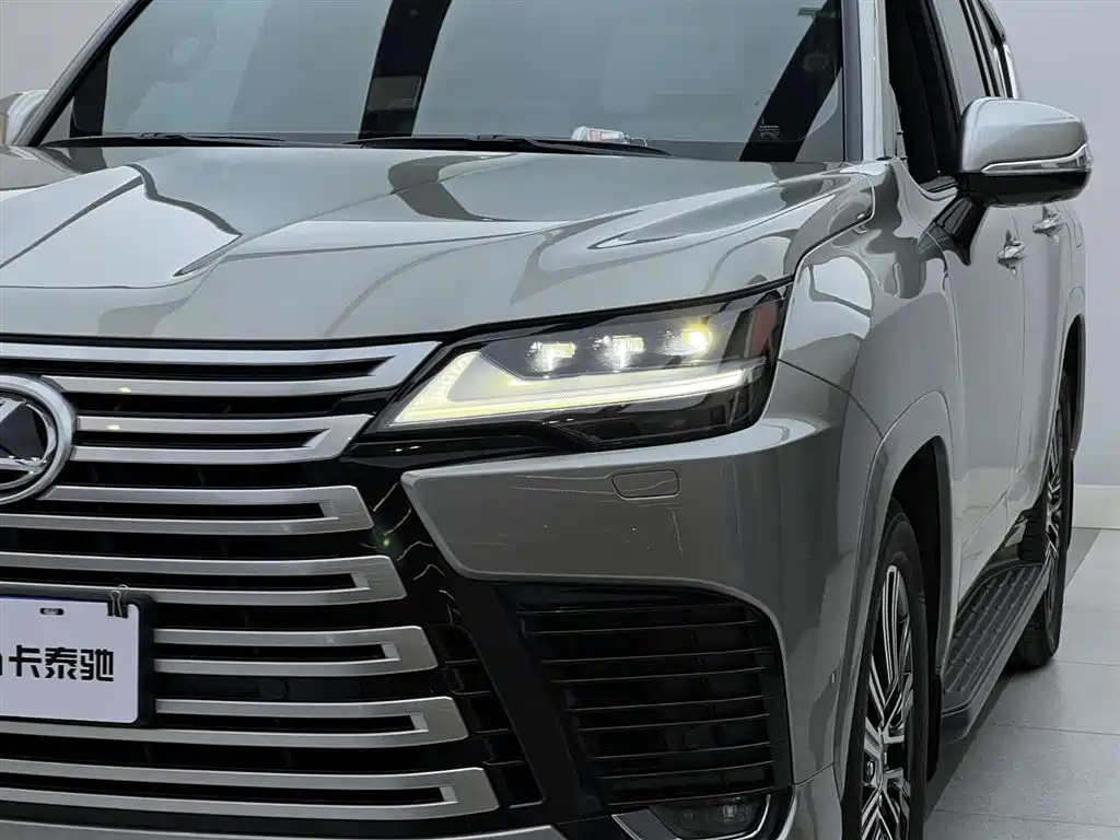 Lexus LX 2025 700h Boundary Edition фото 9