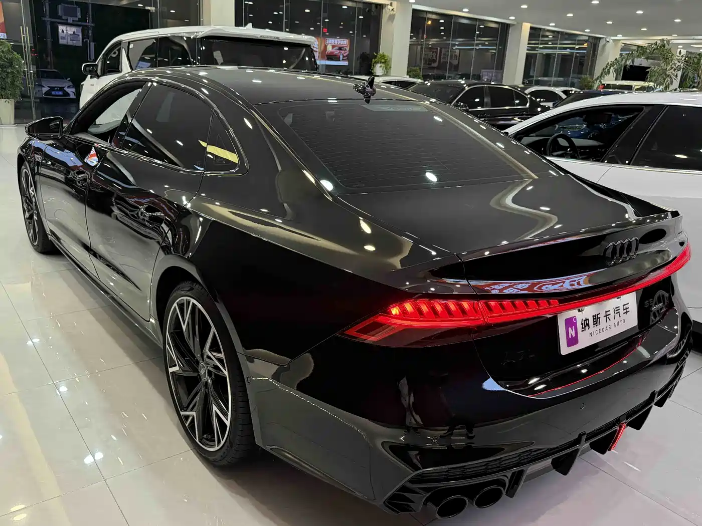 Audi A7L 2024 45 TFSI quattro S-line Black Warrior Edition фото 5