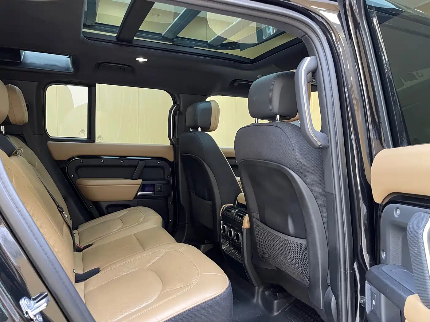 Land Rover Defender 2025 2025 110 3.0T P400 Dark Special Edition