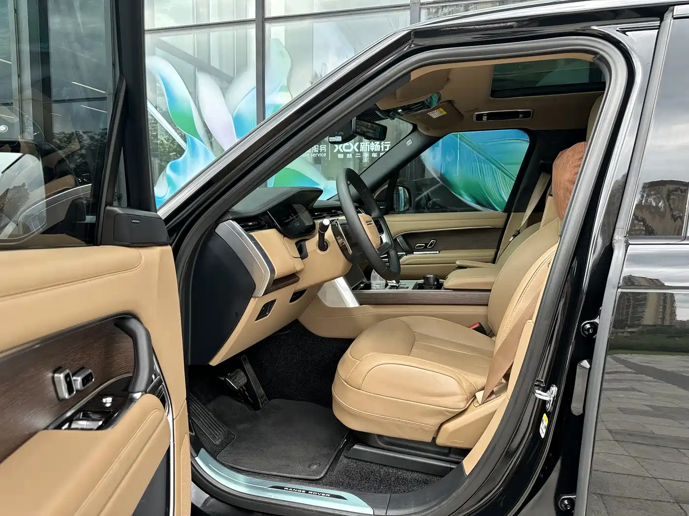 Land Rover Range Rover 2025 3.0 L6 400PS Flourishing Era Extended Wheelbase фото 13
