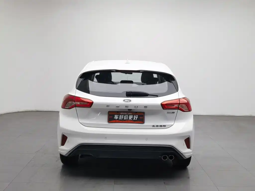 Фото 4 - Ford Focus