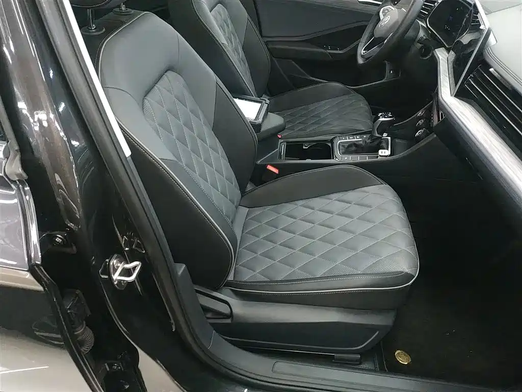 Volkswagen Sagitar 2023 300TSI DSG Surpassing Edition фото 20