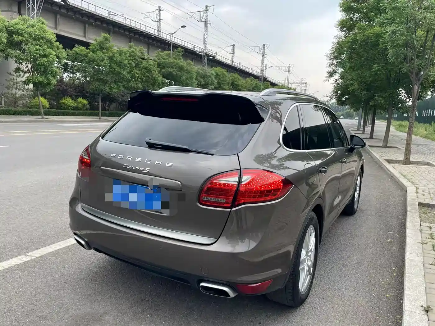 Porsche Cayenne 2011 Cayenne S 4.8L фото 2