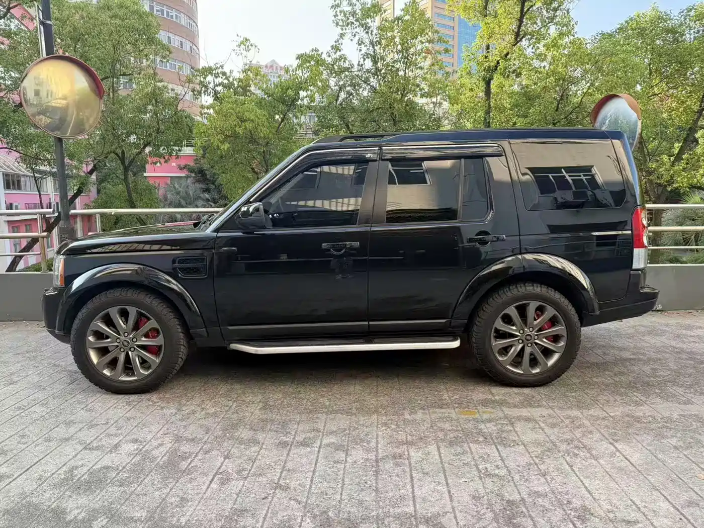 Land Rover Discovery 2012 5.0 V8 HSE фото 3