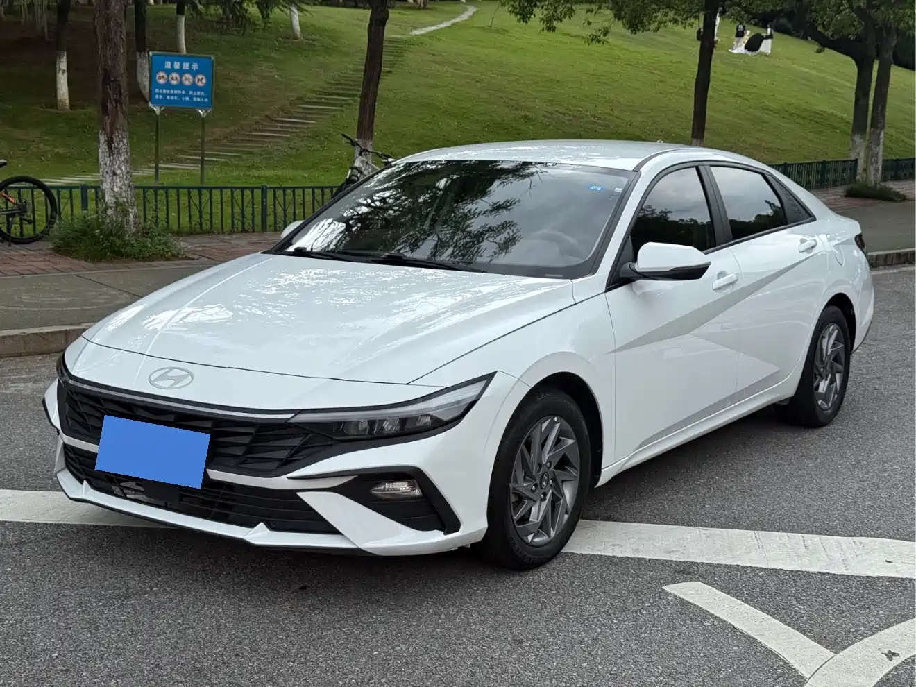 Hyundai Elantra 2023 1.5L CVT GLS Premium