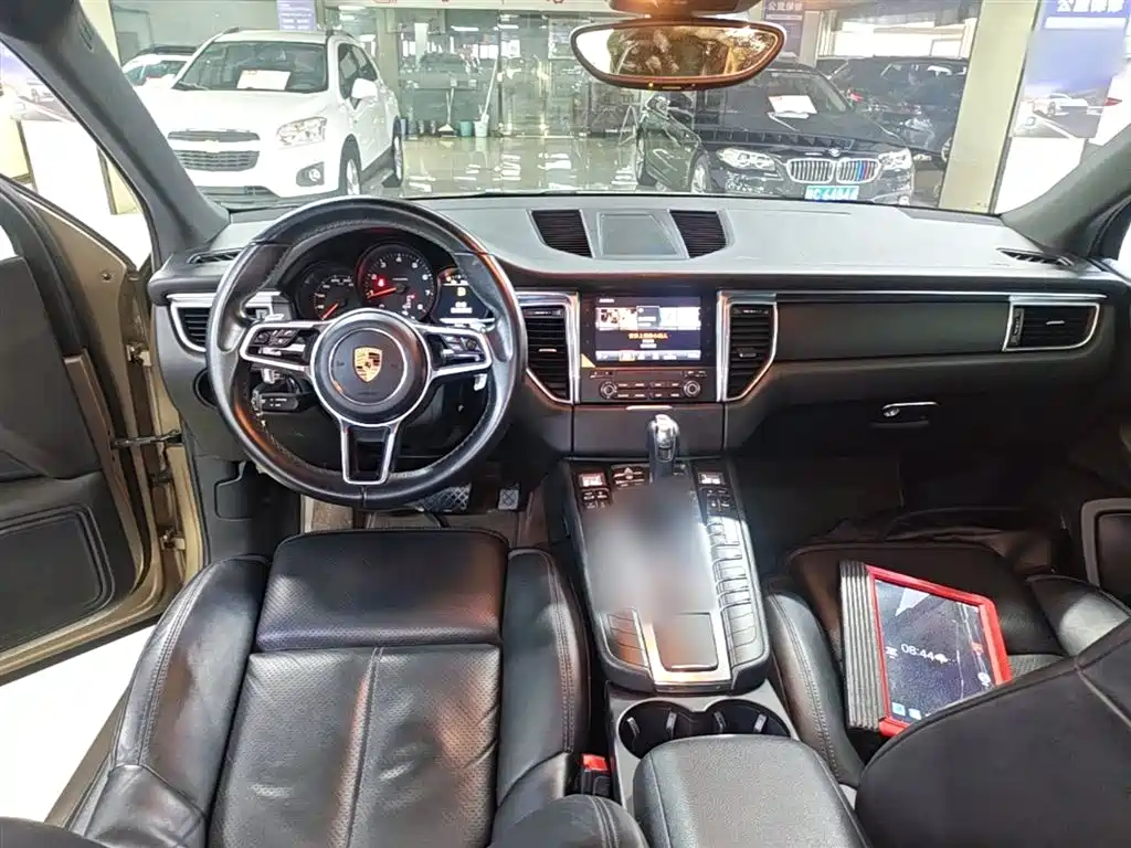 Porsche Macan 2017 Macan 2.0T фото 10