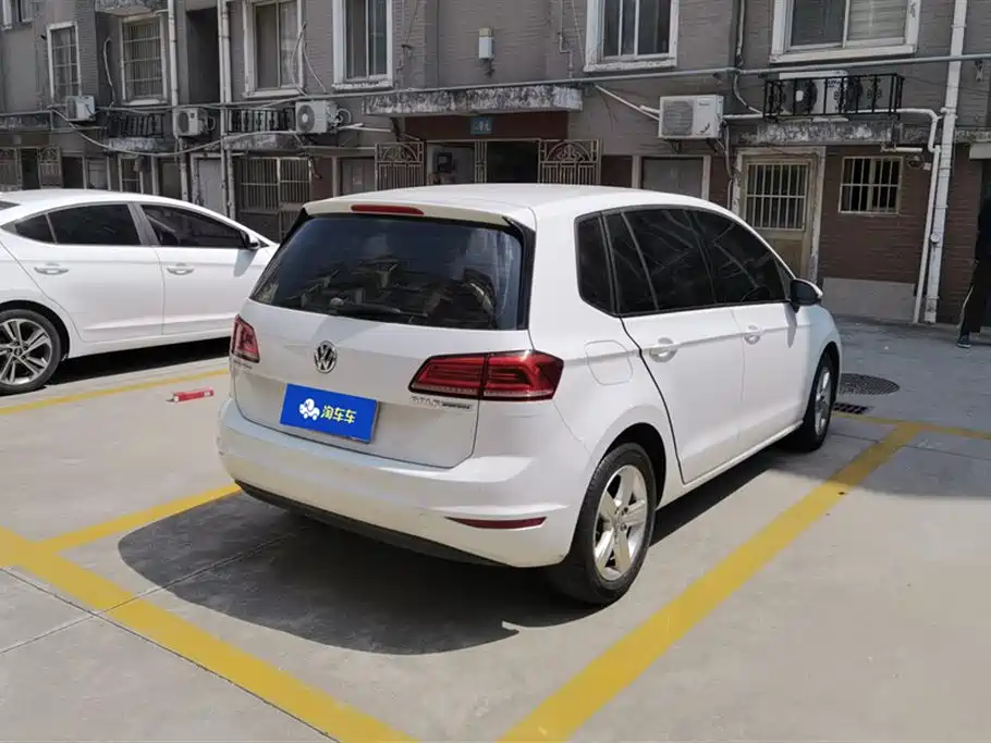Volkswagen Golf Sportsvan 2016 1.6L Manual Comfort фото 3