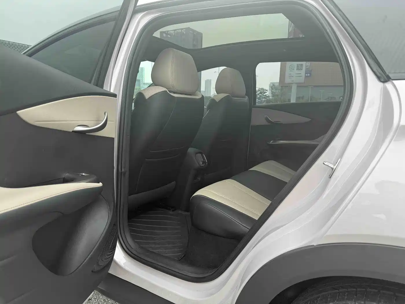 BYD Dolphin 2025 Smart Drive Edition 410km Fashion Version фото 7