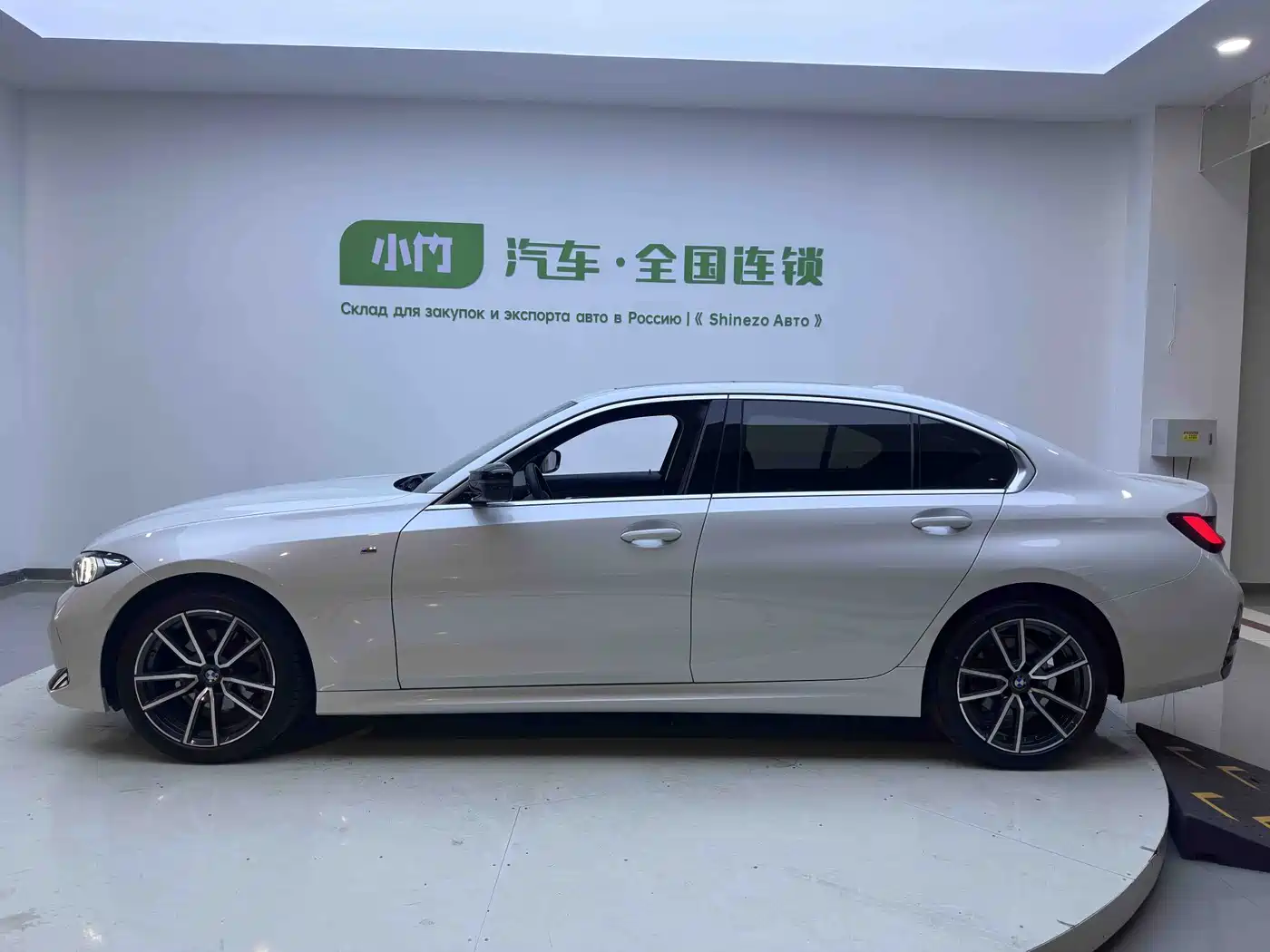 BMW 3 Series 2023 320Li M Sport Package фото 8