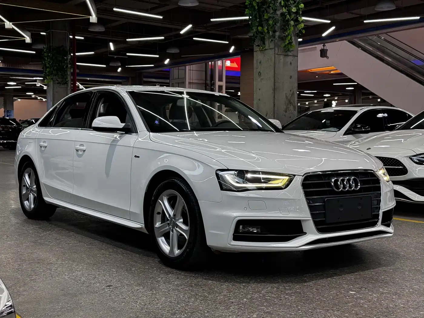 Audi A4L 2015 45 TFSI quattro Individual Sport фото 3