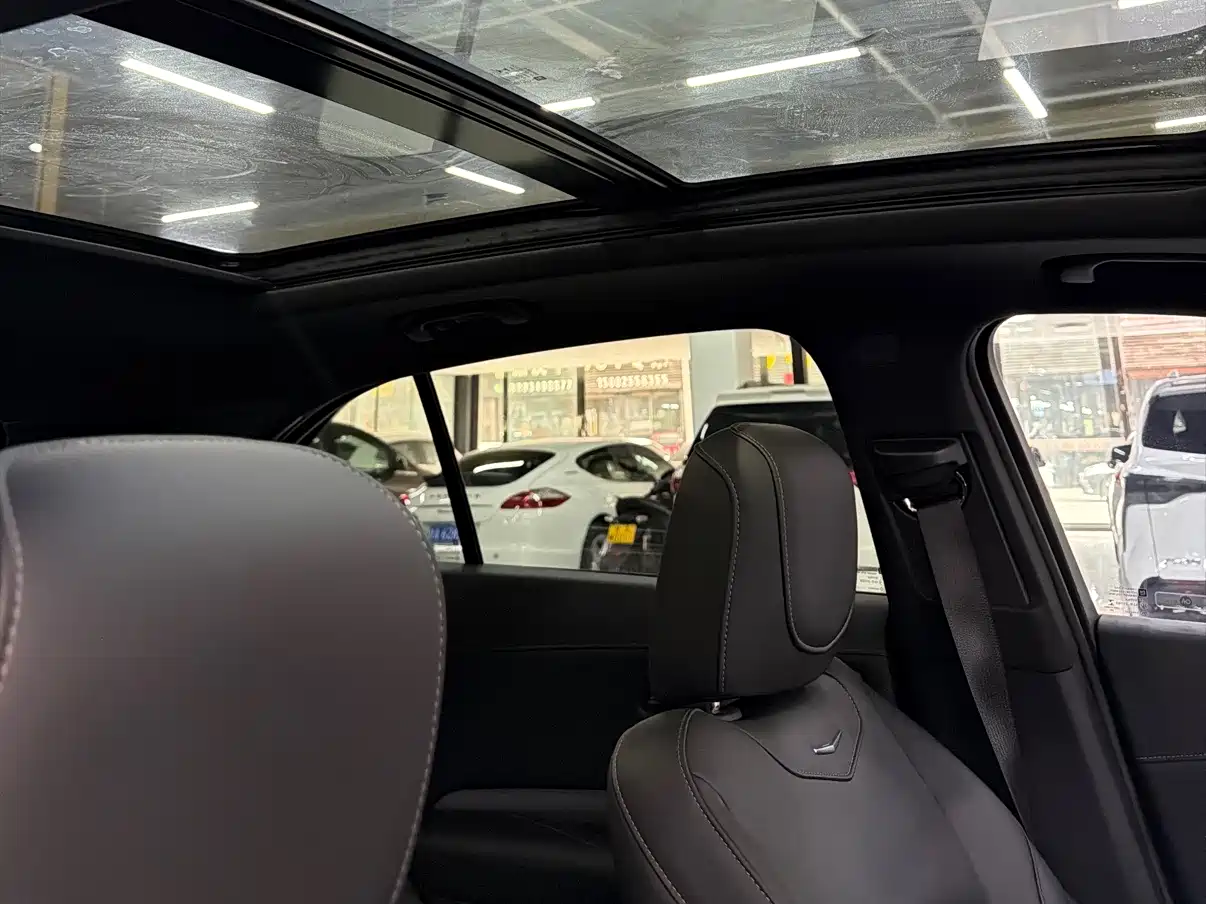 Cadillac XT4 2021 28T FWD Premium Edition фото 16