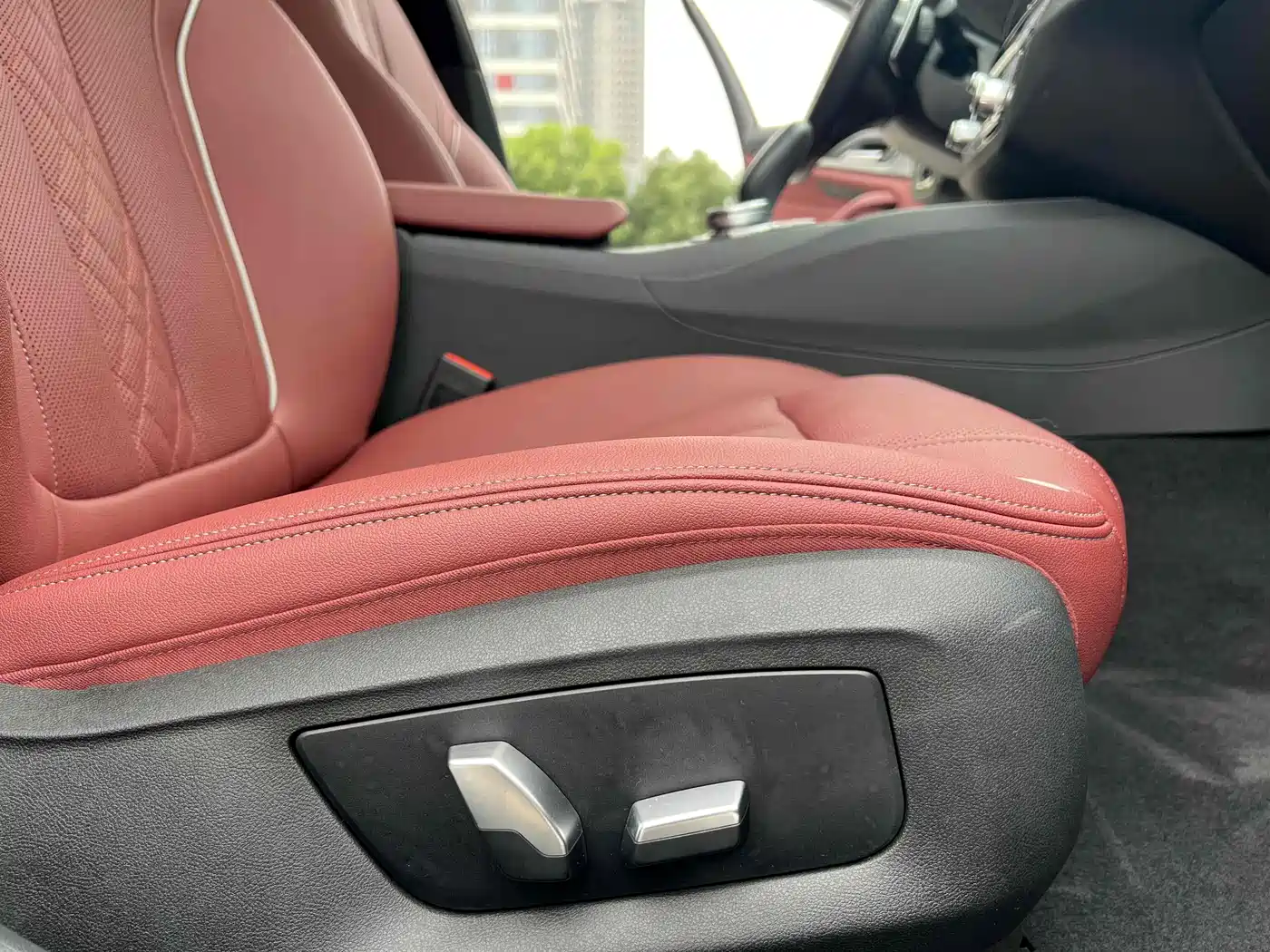 BMW 5 Series 2023 530Li Leading M Sport Package фото 14