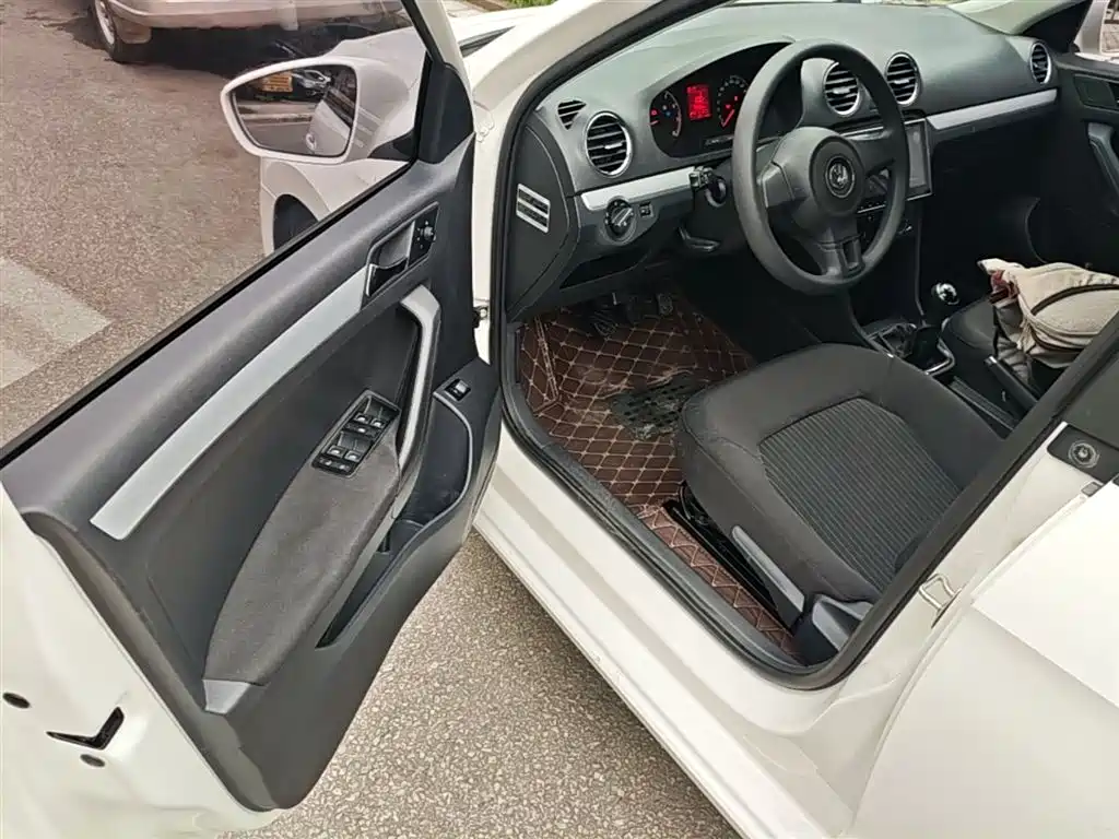 Volkswagen Jetta 2015 Value Edition 1.6L Manual Comfort фото 16
