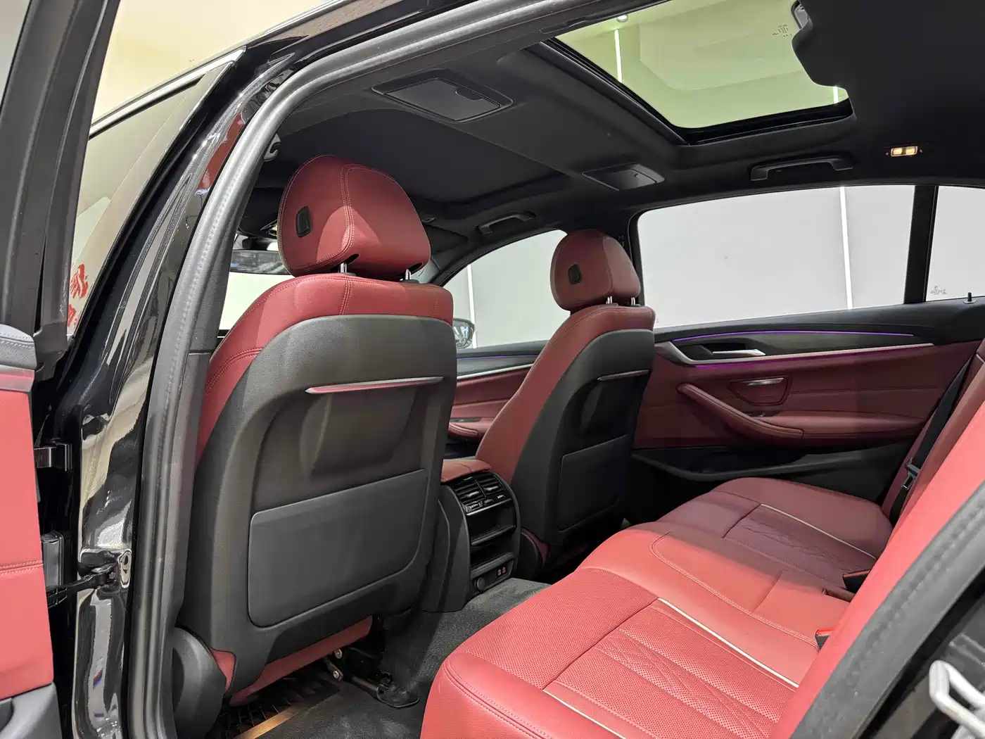 BMW 5 Series 2023 530Li Leading M Sport Package фото 18