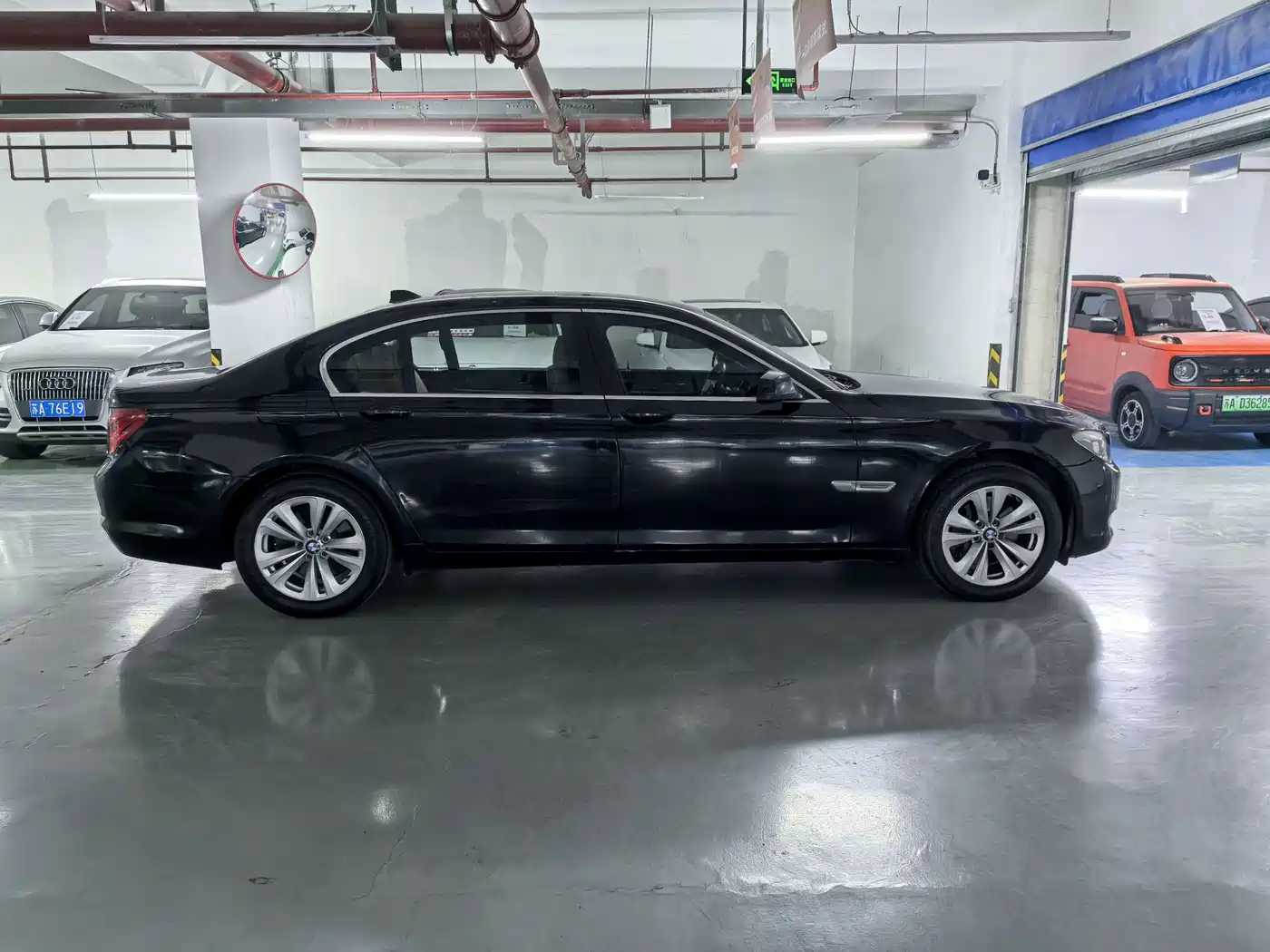 BMW 7 Series 2009 730Li Luxury фото 5