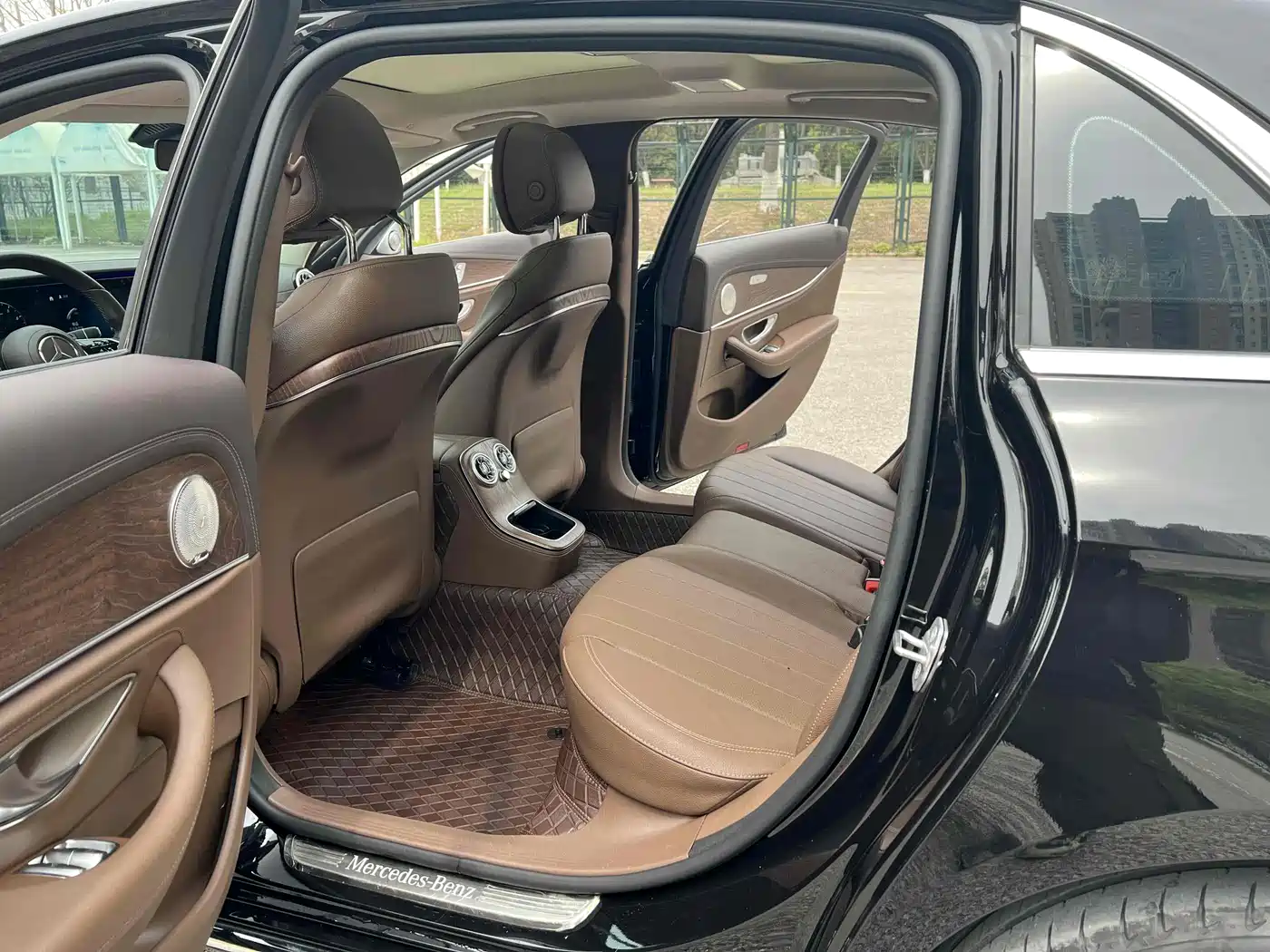 Mercedes-Benz E-Class 2023 Facelift E 300 L Fashion фото 13