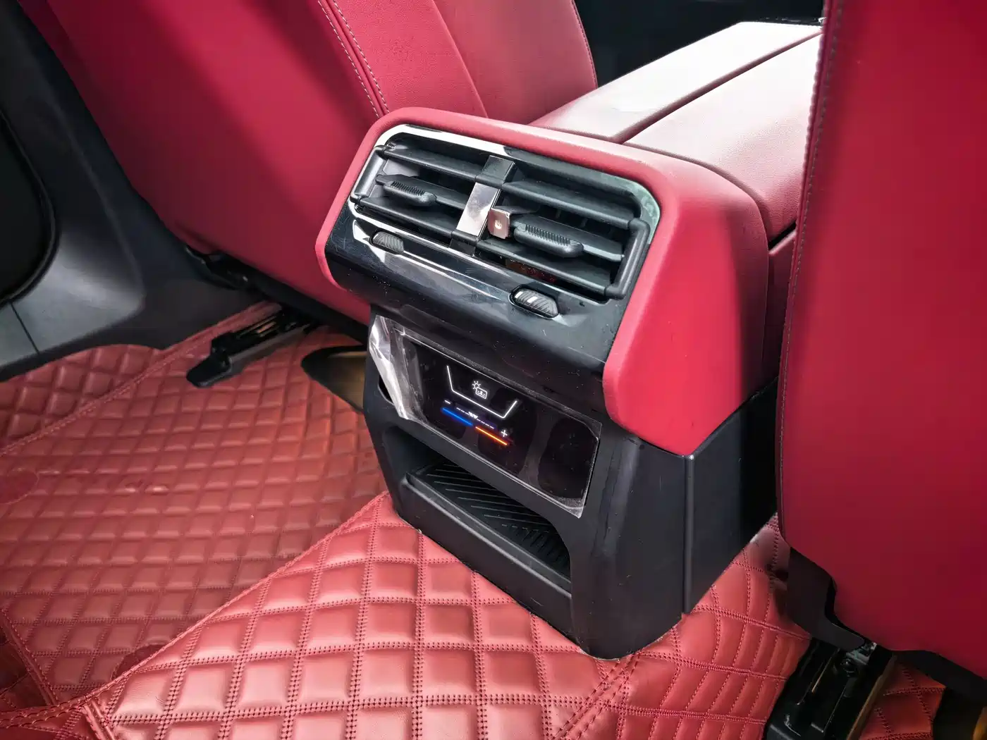 BMW 5 Series 2024 530Li Leading M Sport Package фото 18