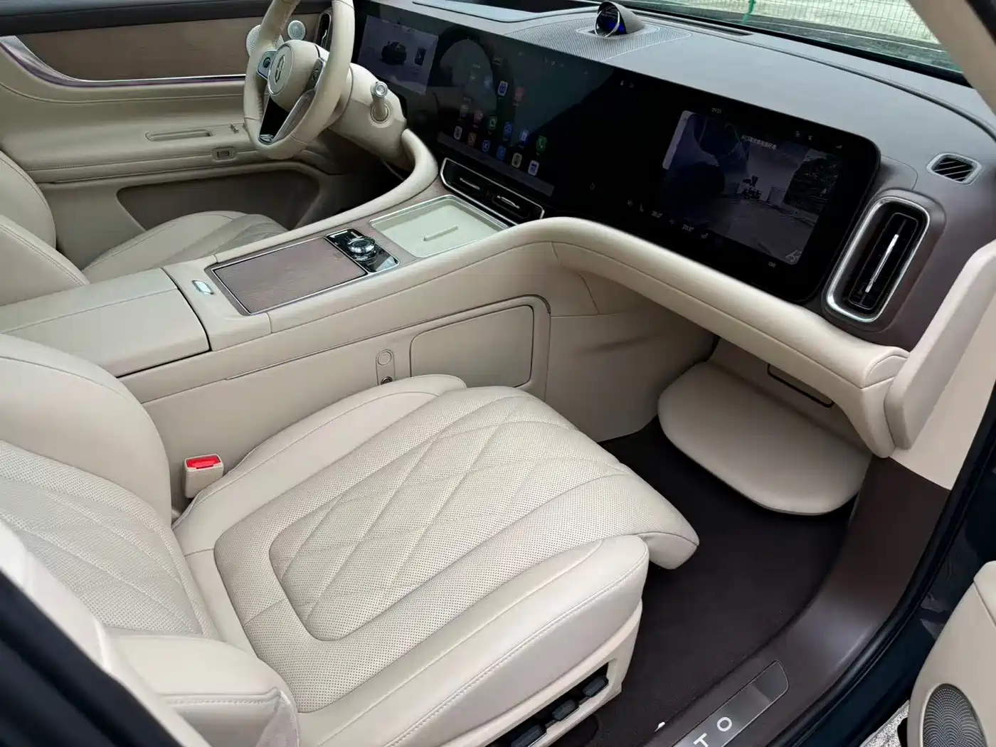 AITO Wenjie AITO M9 2024 Range Extender Max Edition 42kWh 6-seater фото 18
