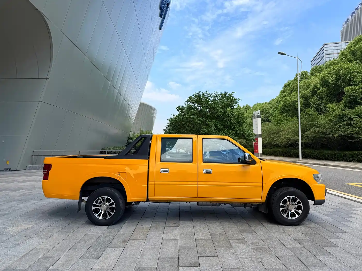 Isuzu Qingling Isuzu T17 2023 2021 3.0T Diesel 2WD Flatbed Truck Extended Wheelbase 4KH1CT6H1