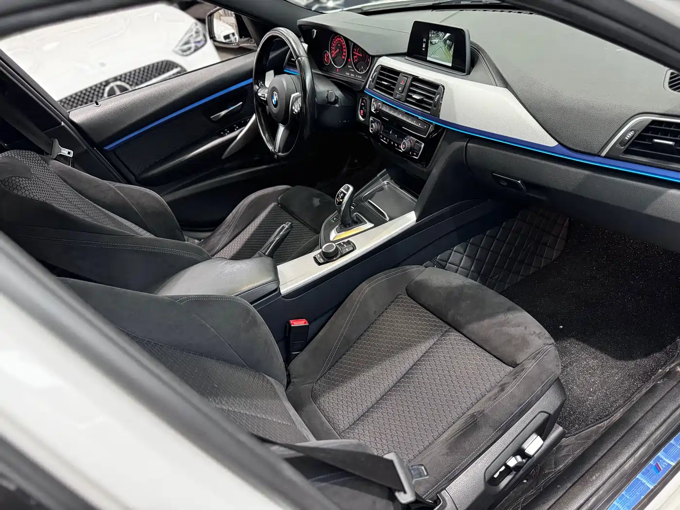 BMW 3 Series 2018 320i M Sport Package фото 29
