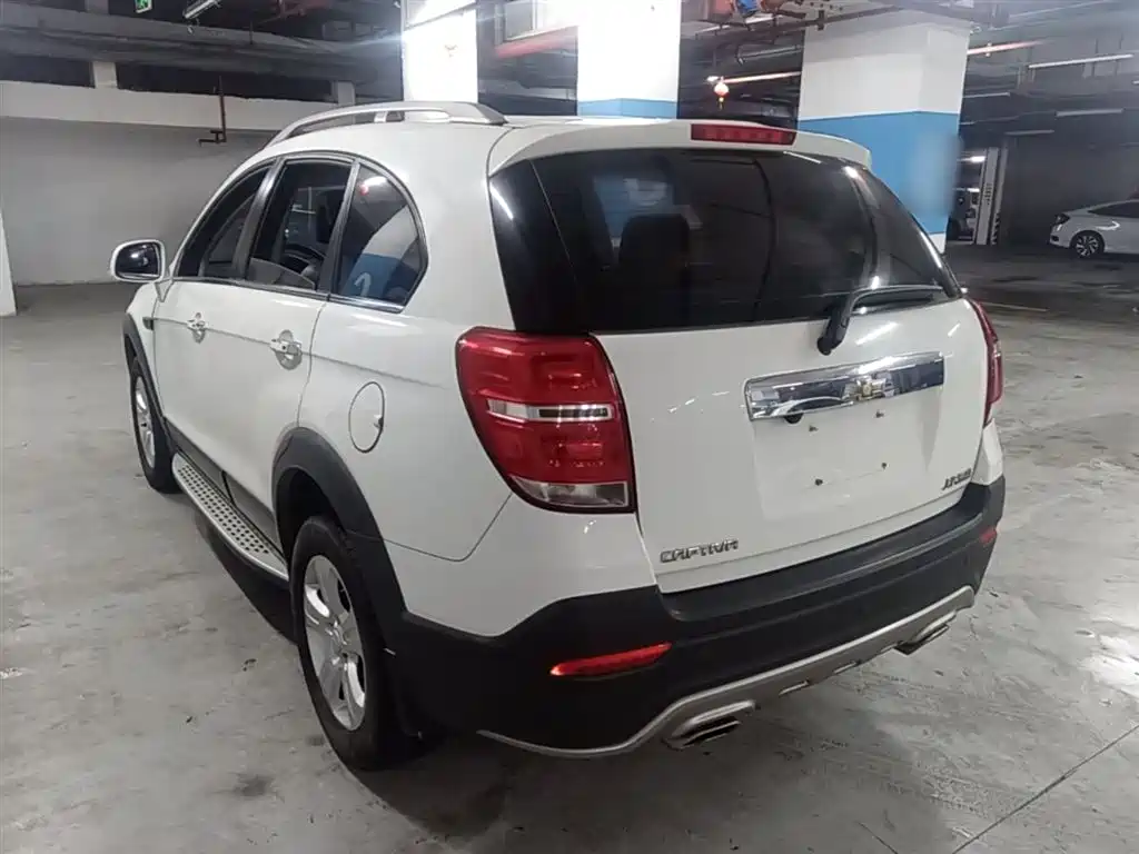 Chevrolet Captiva 2017 2.4L 2WD Luxury Edition 7-Seater фото 5