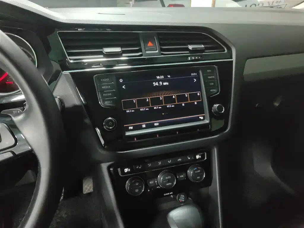 Volkswagen Tiguan L 2018 330TSI Automatic 2WD Luxury Edition фото 9