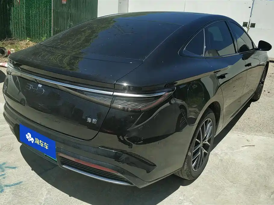 BYD Seal 2024 Glory Edition DM-i 1.5L 121km Luxury фото 3