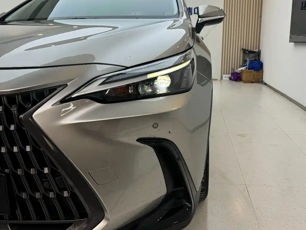 Lexus NX 2022 260 FWD Innovation Edition фото 7