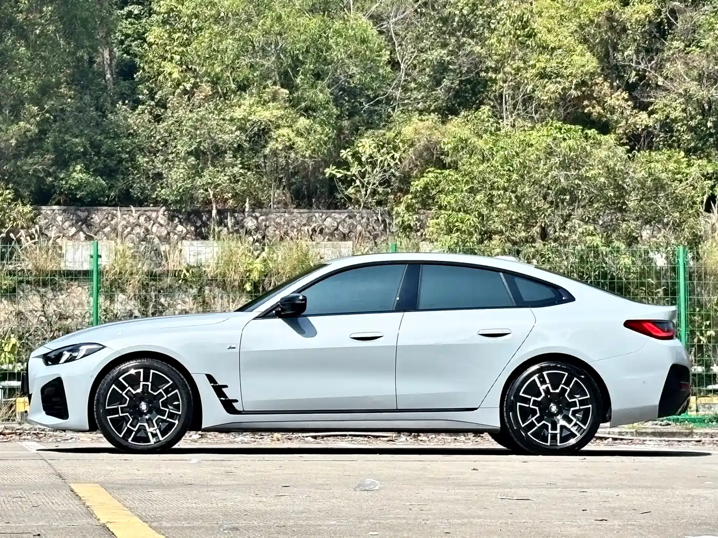 BMW 4 Series 2024 430i Gran Coupe M Sport Shadowline Package фото 22