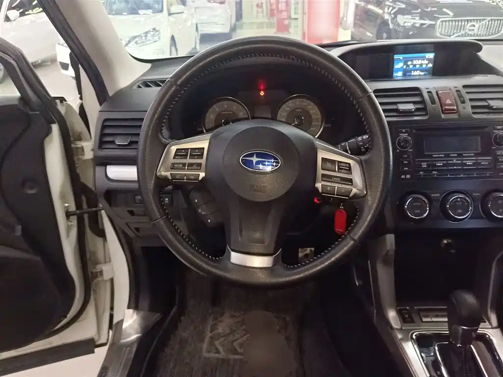 Subaru Forester 2013 2.5i Automatic Luxury Edition фото 11