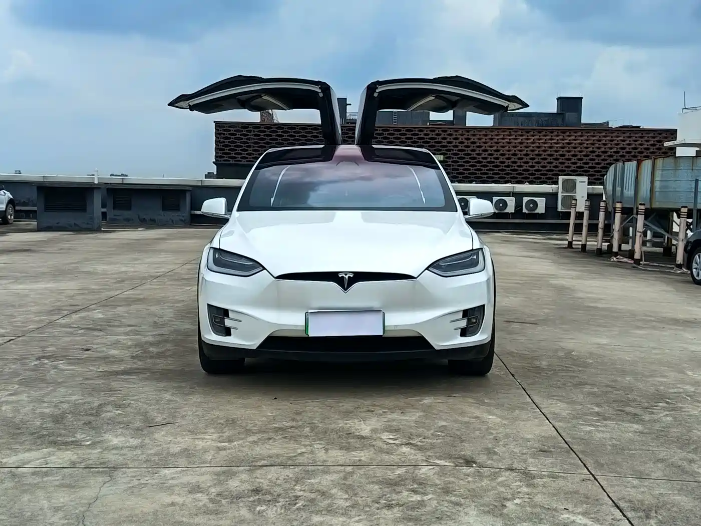 TESLA MODEL X