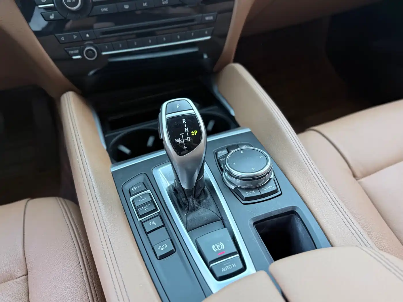 BMW X6 2015 xDrive35i Luxury Model фото 8