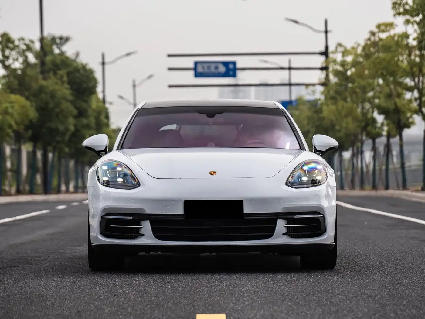Фото 1 - Porsche Panamera