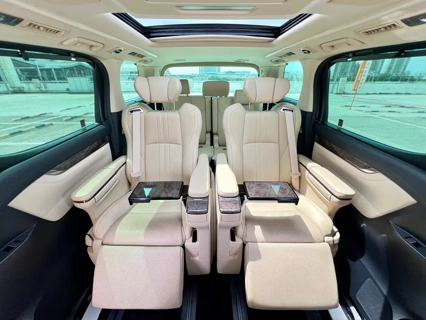 Toyota Alphard 2021 Hybrid 2.5L Premium фото 9
