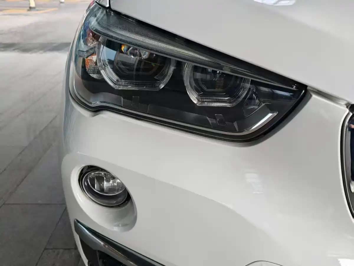 BMW X1 2016 sDrive18Li Premium Model фото 13