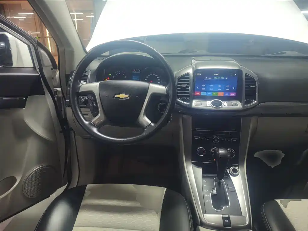 Chevrolet Captiva 2015 2.4L 2WD Urban Edition 5-seater фото 11