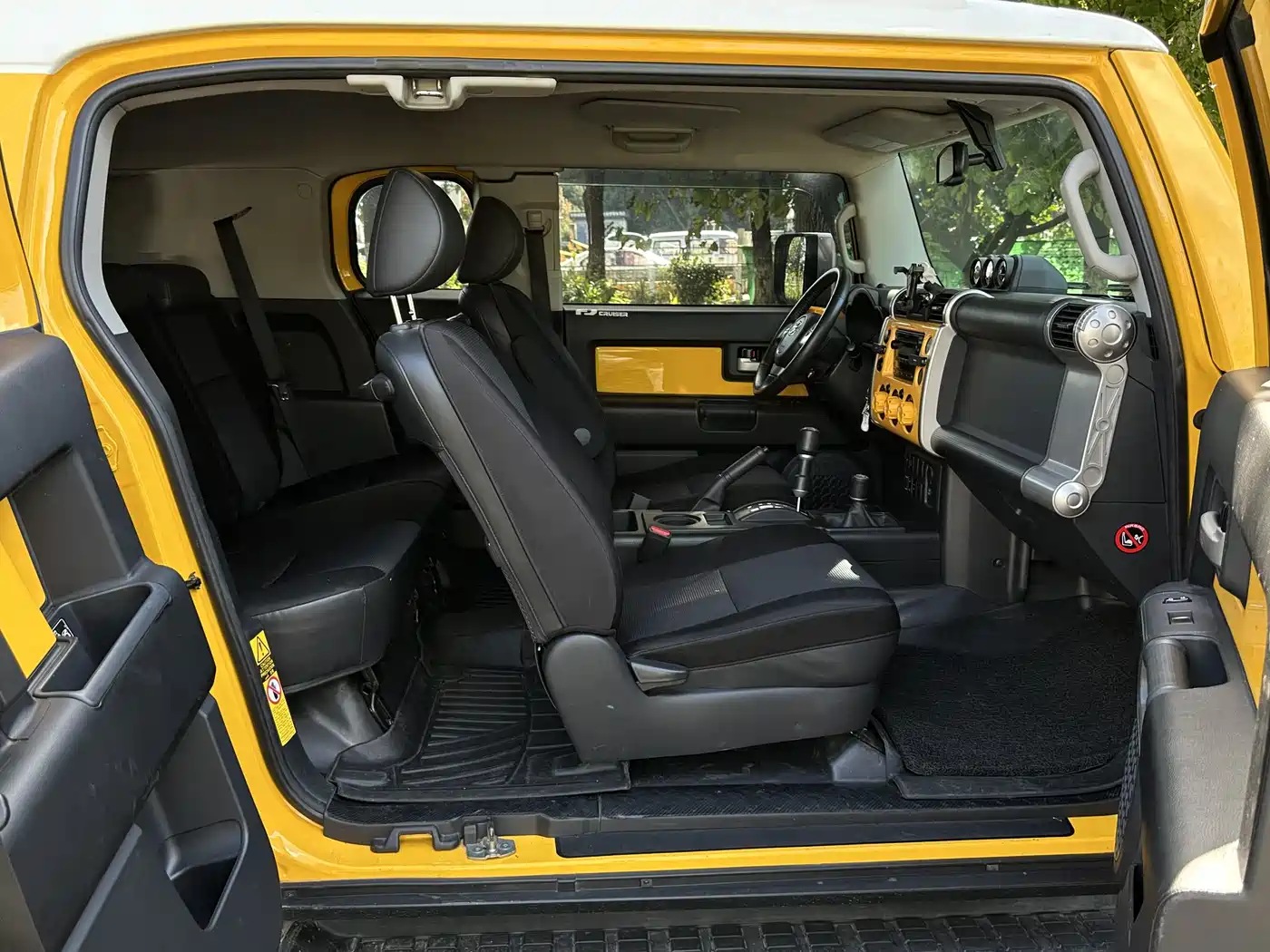 Toyota FJ Cruiser 2013 4.0L фото 11